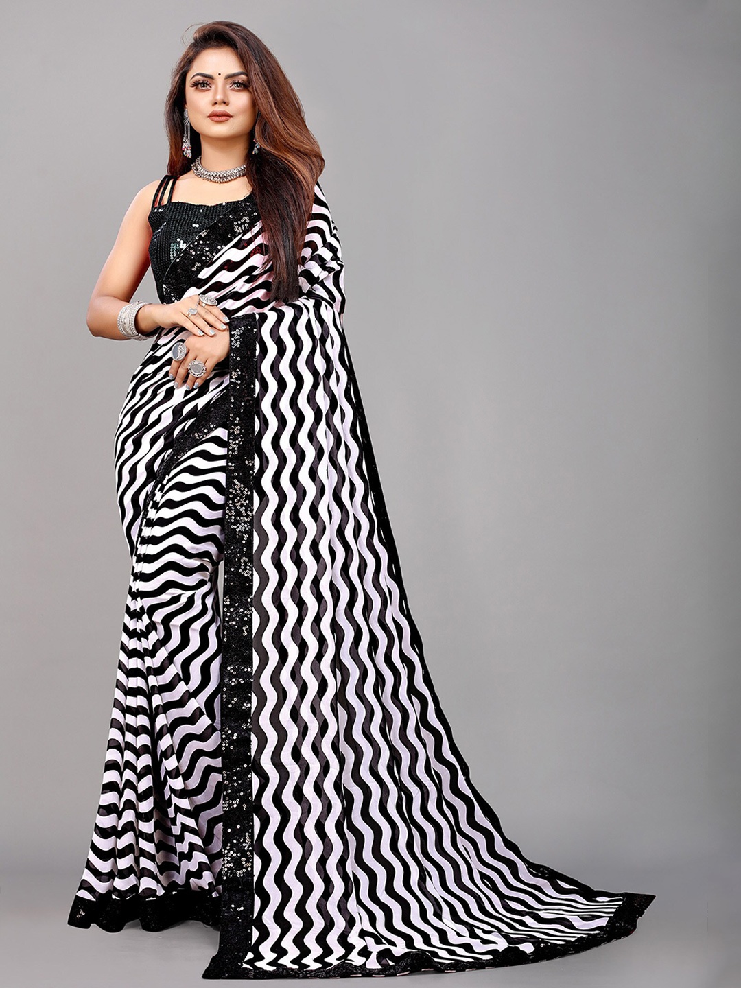 

Reeta Fashion Striped Pure Georgette Lace Saree, Black