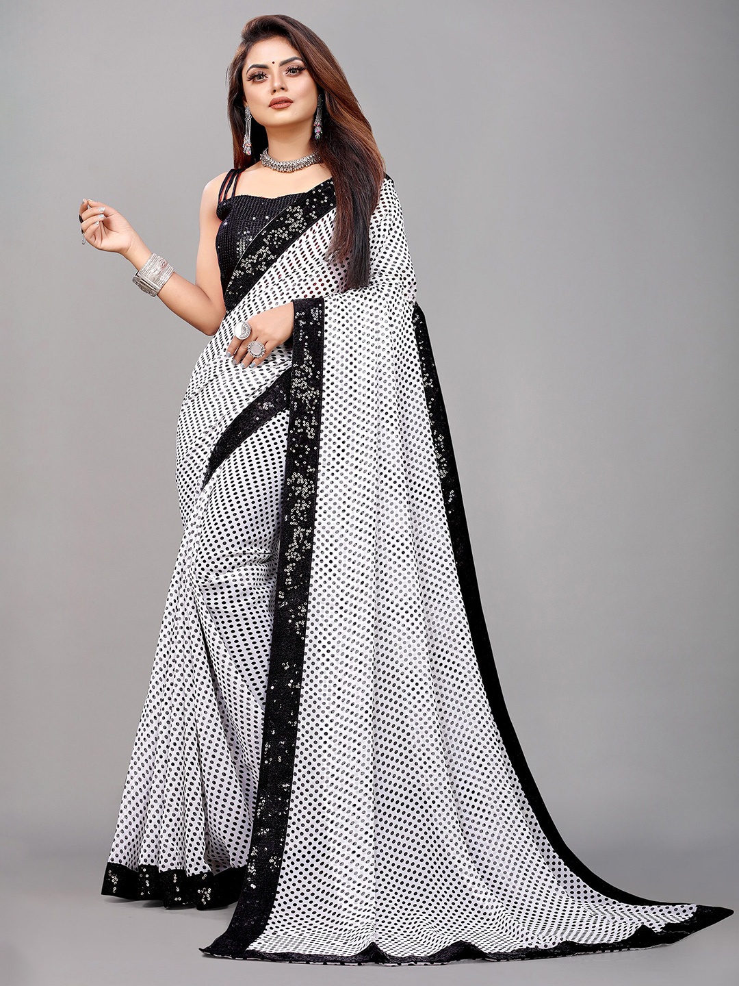 

Reeta Fashion Polka Dot Sequinned Pure Georgette Lace Saree, Black
