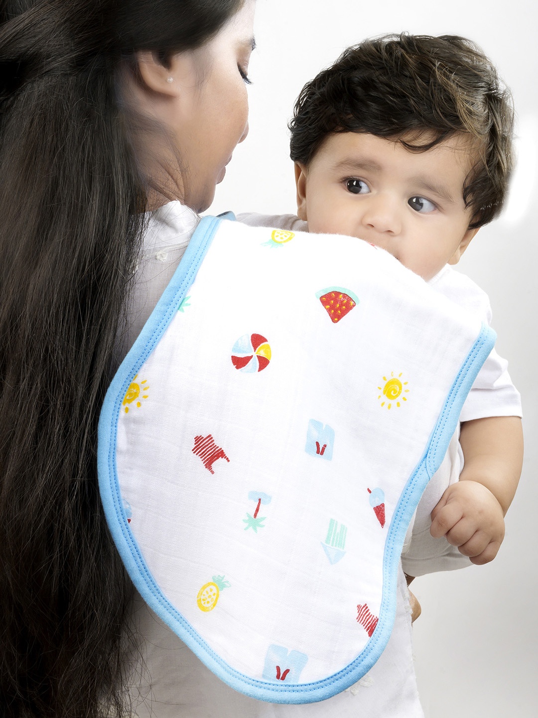 

THEONI Infants Printed Cotton Burpy Bibs, White