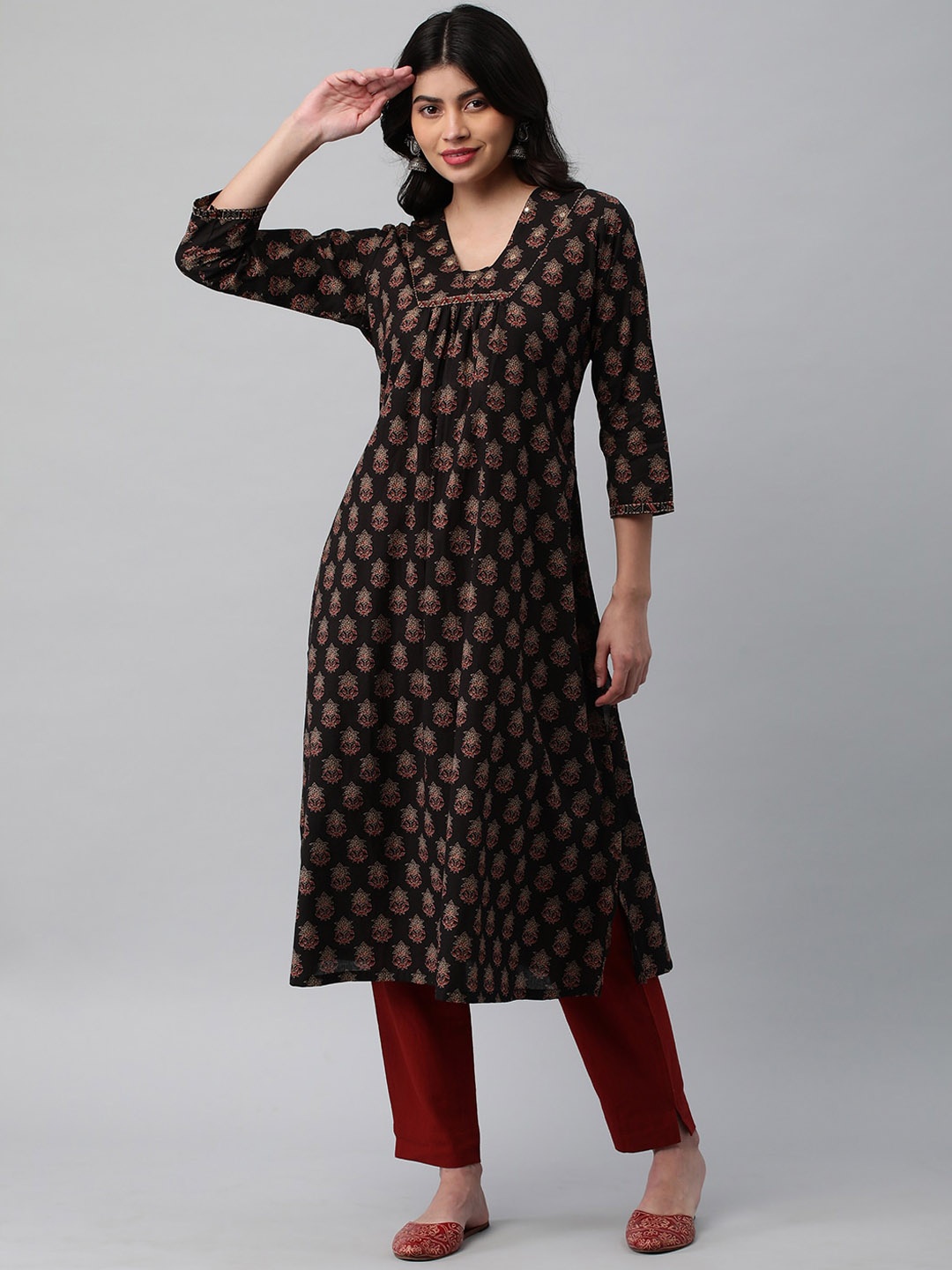 

KAMI KUBI Paisley V-Neck Three Quarter Sleeves Mirror Work Anarkali Kurta, Black