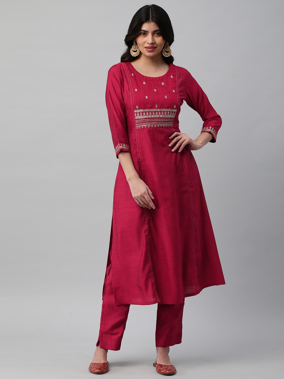 

KAMI KUBI Ethnic Motifs Embroidered Round Neck Sequinned A-Line Kurta, Red
