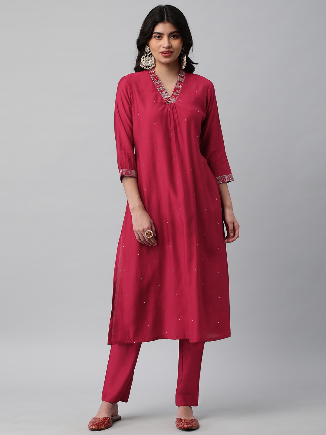 

KAMI KUBI Ethnic Motifs Embroidered V-Neck Sequinned A-Line Kurta, Red