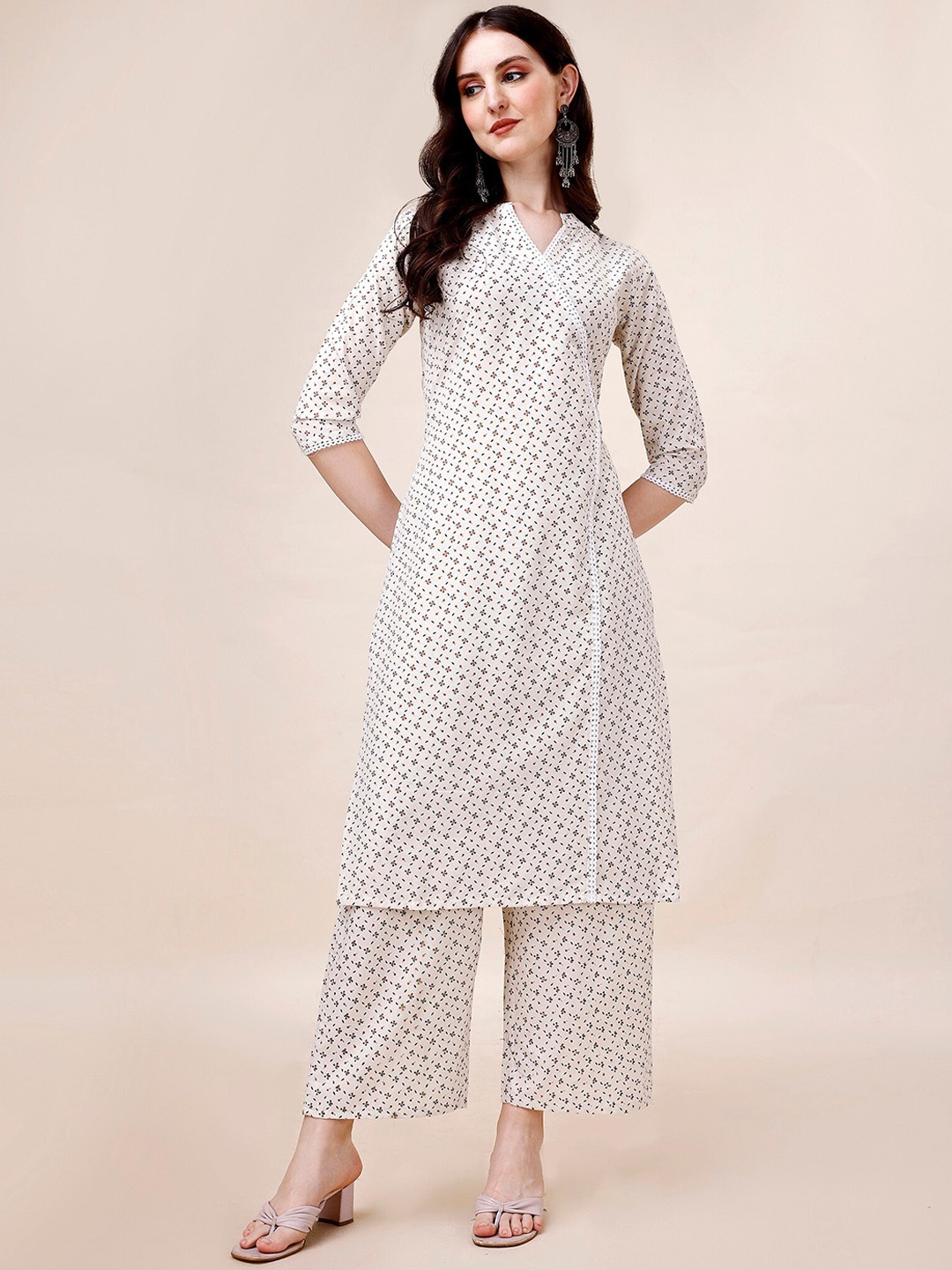 

WILNERCROWN Floral Printed Mandarin Collar Straight Kurta with Palazzo, White