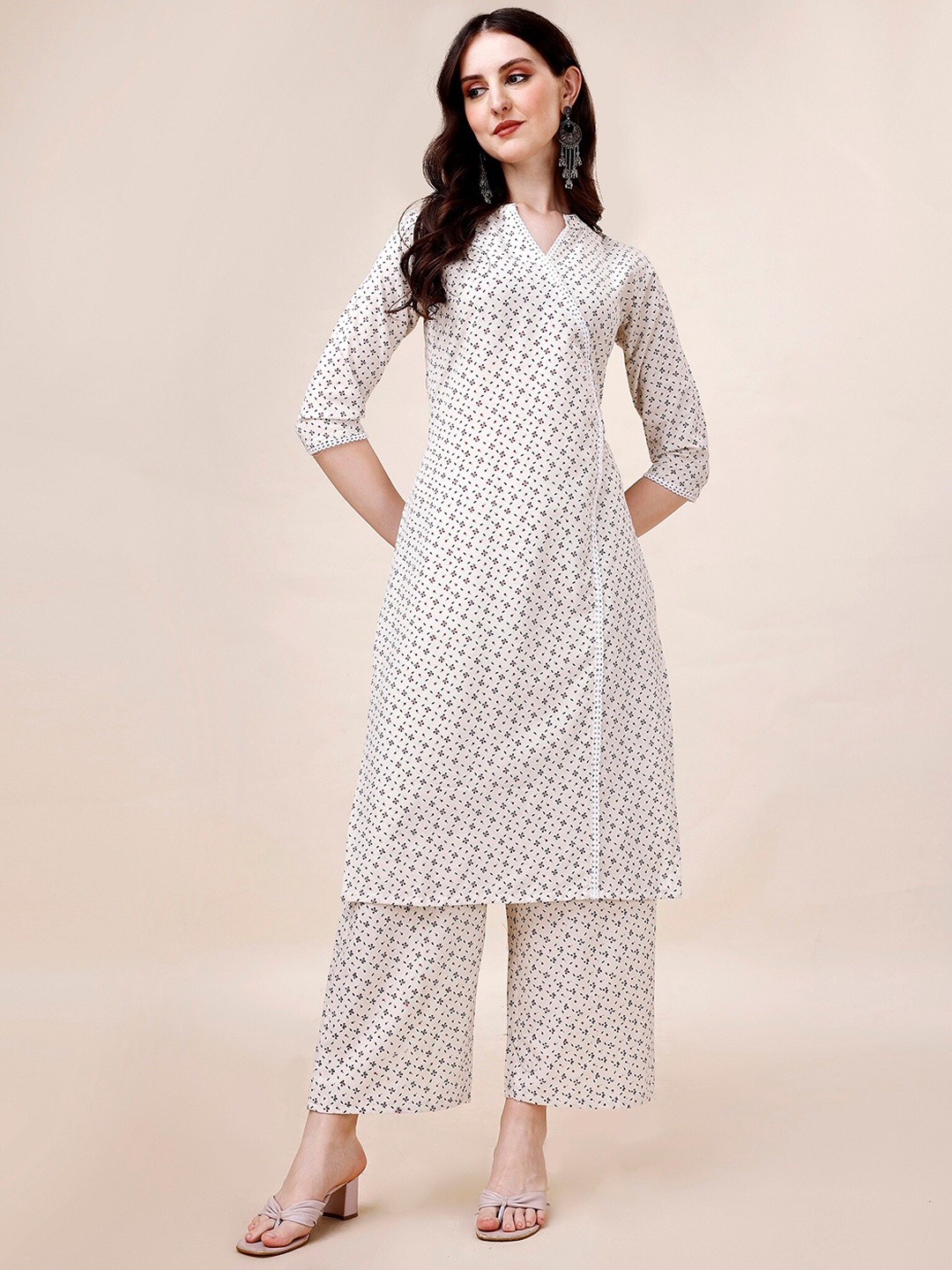 

WILNERCROWN Floral Printed Mandarin Collar Straight Kurta with Palazzo, White