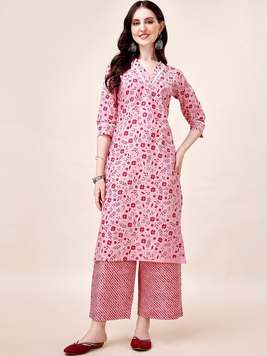 

WILNERCROWN Floral Printed V-Neck Straight Kurta with Palazzo, Pink