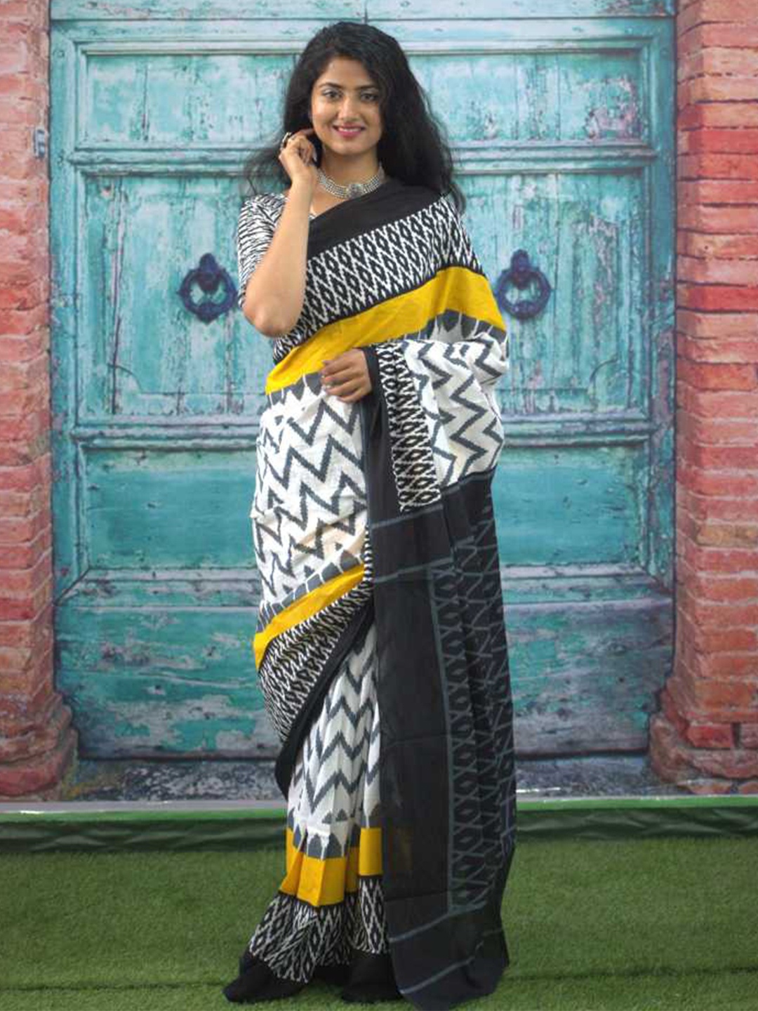 

JAIPURI BLOCK PRINT Mulmul Cotton Bagru Saree, White