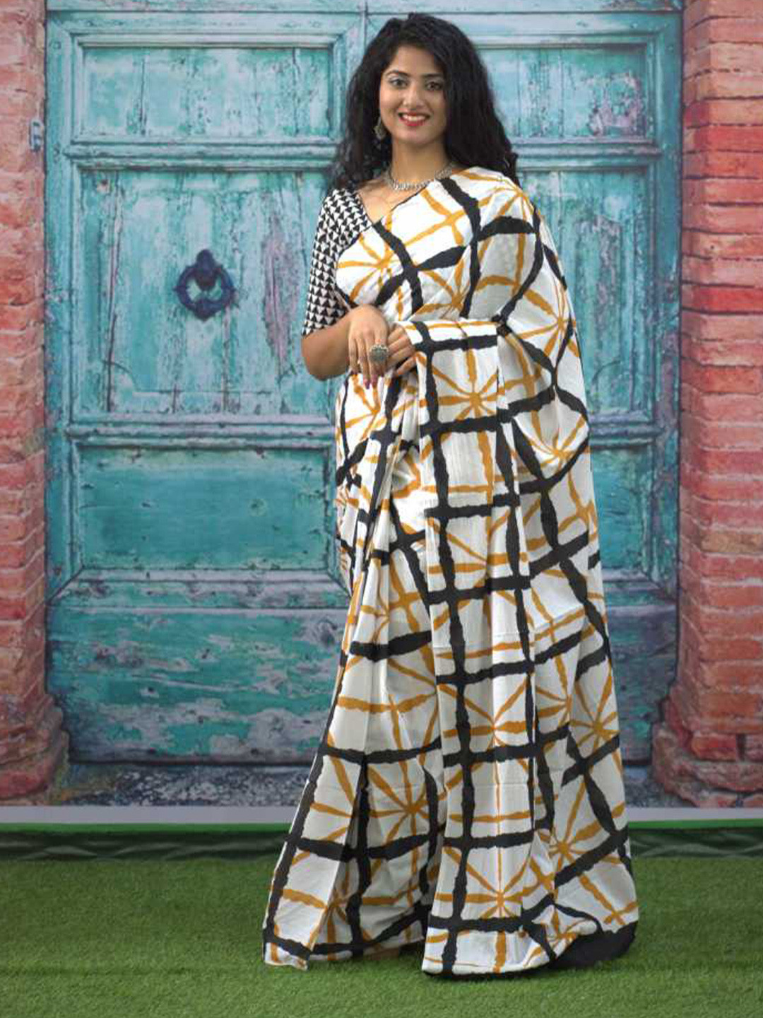 

JAIPURI BLOCK PRINT Abstract Printed Pure Cotton Block Print Saree, White