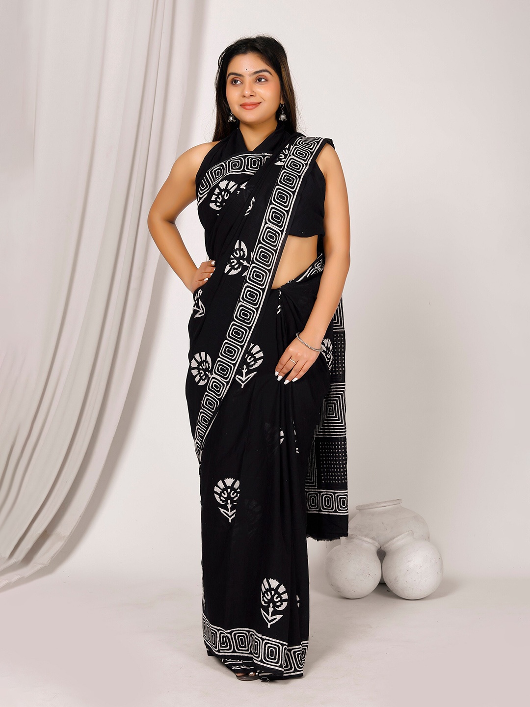 

JAIPURI BLOCK PRINT Pure Cotton Ikat Saree, Black