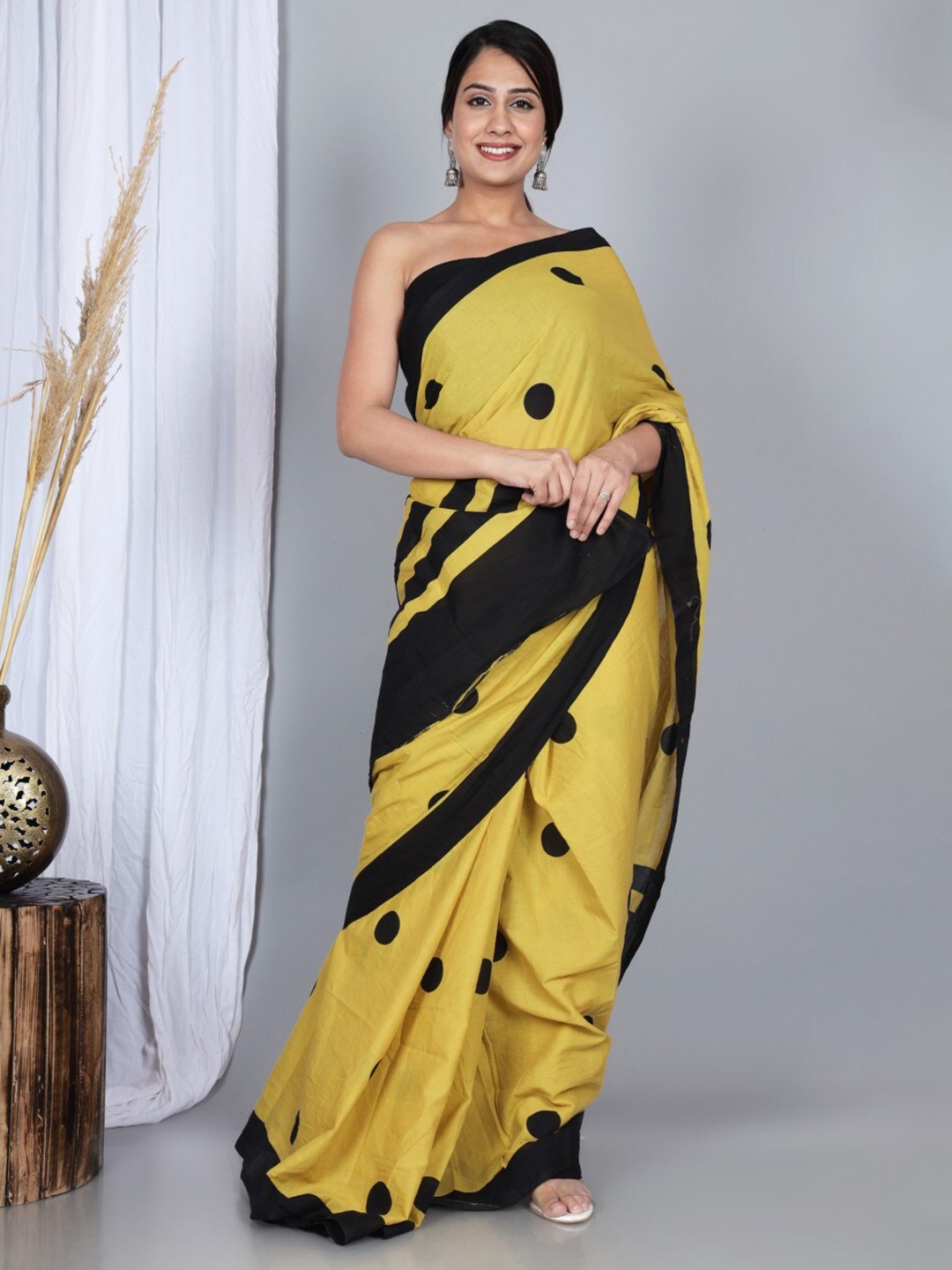 

JAIPURI BLOCK PRINT Polka Dot Pure Cotton Block Print Saree, Green
