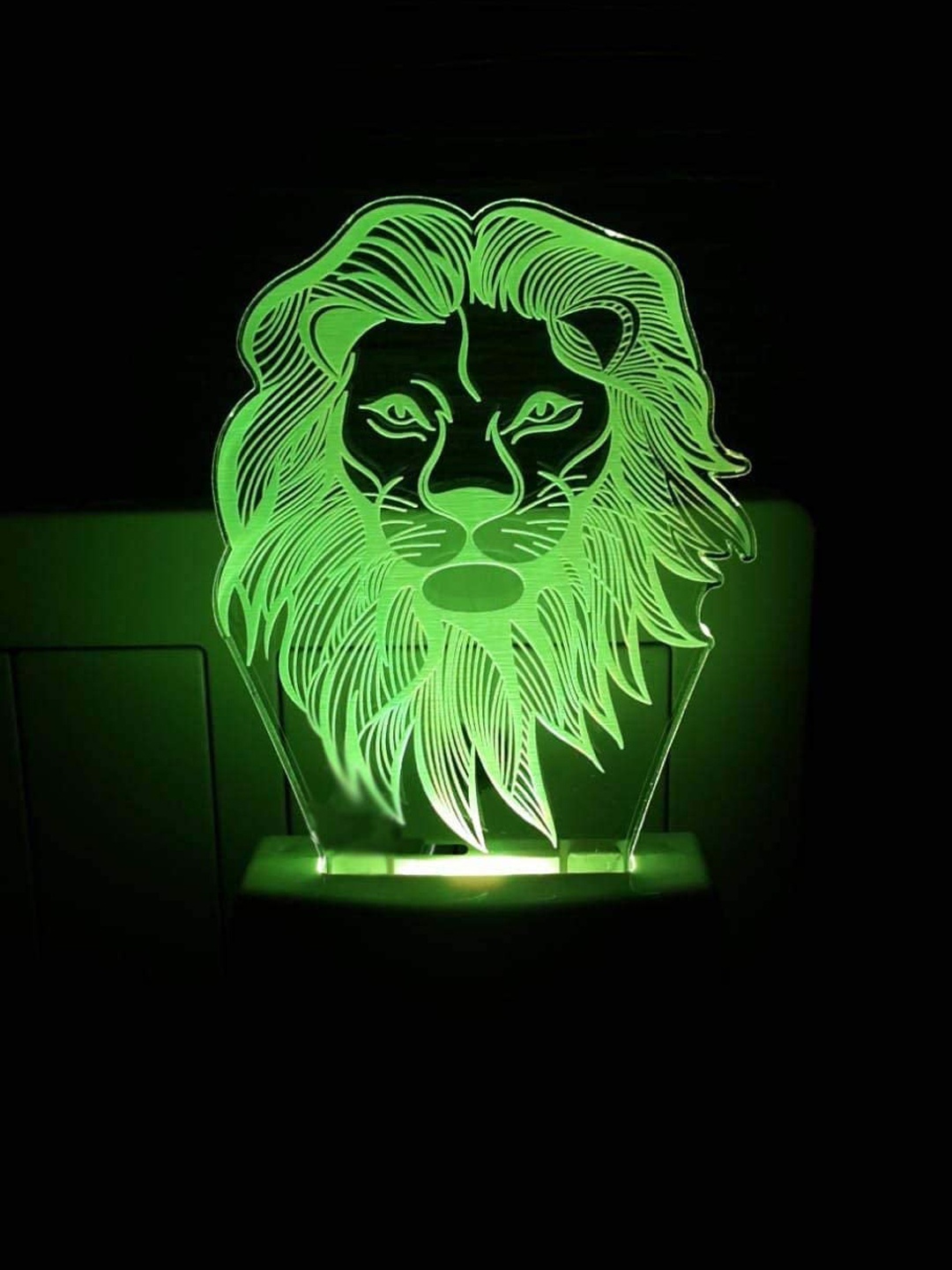 

NMII Green & Red Printed Lion Acrylic 3D Illusion Plug Night Lamp