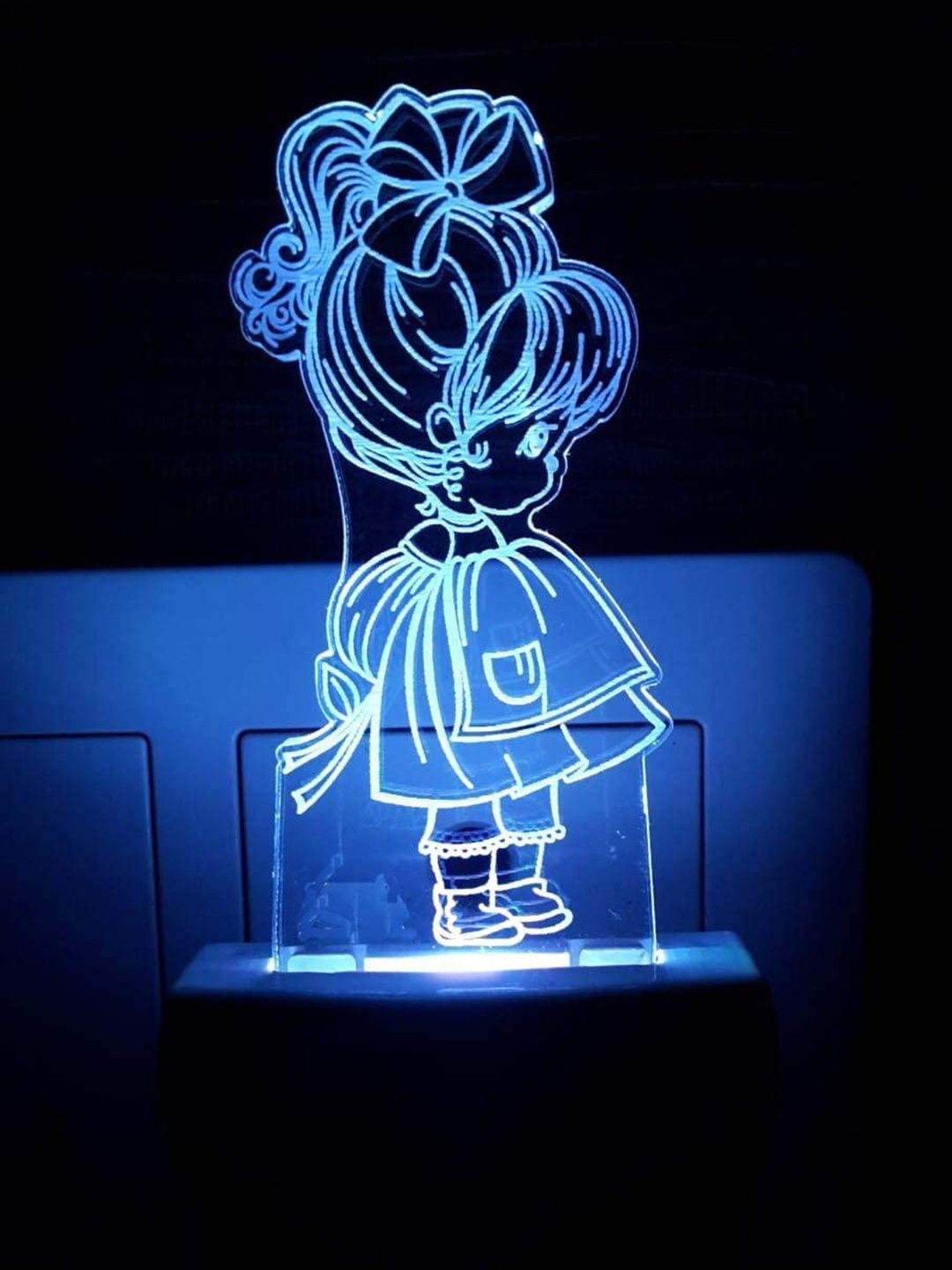 

NMII Transparent & White Abstract Shaped Table Lamp