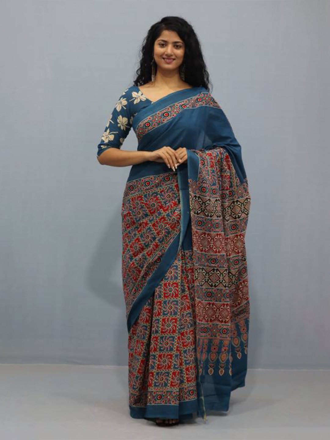 

JAIPURI BLOCK PRINT Floral Pure Cotton Bandhani Saree, Blue