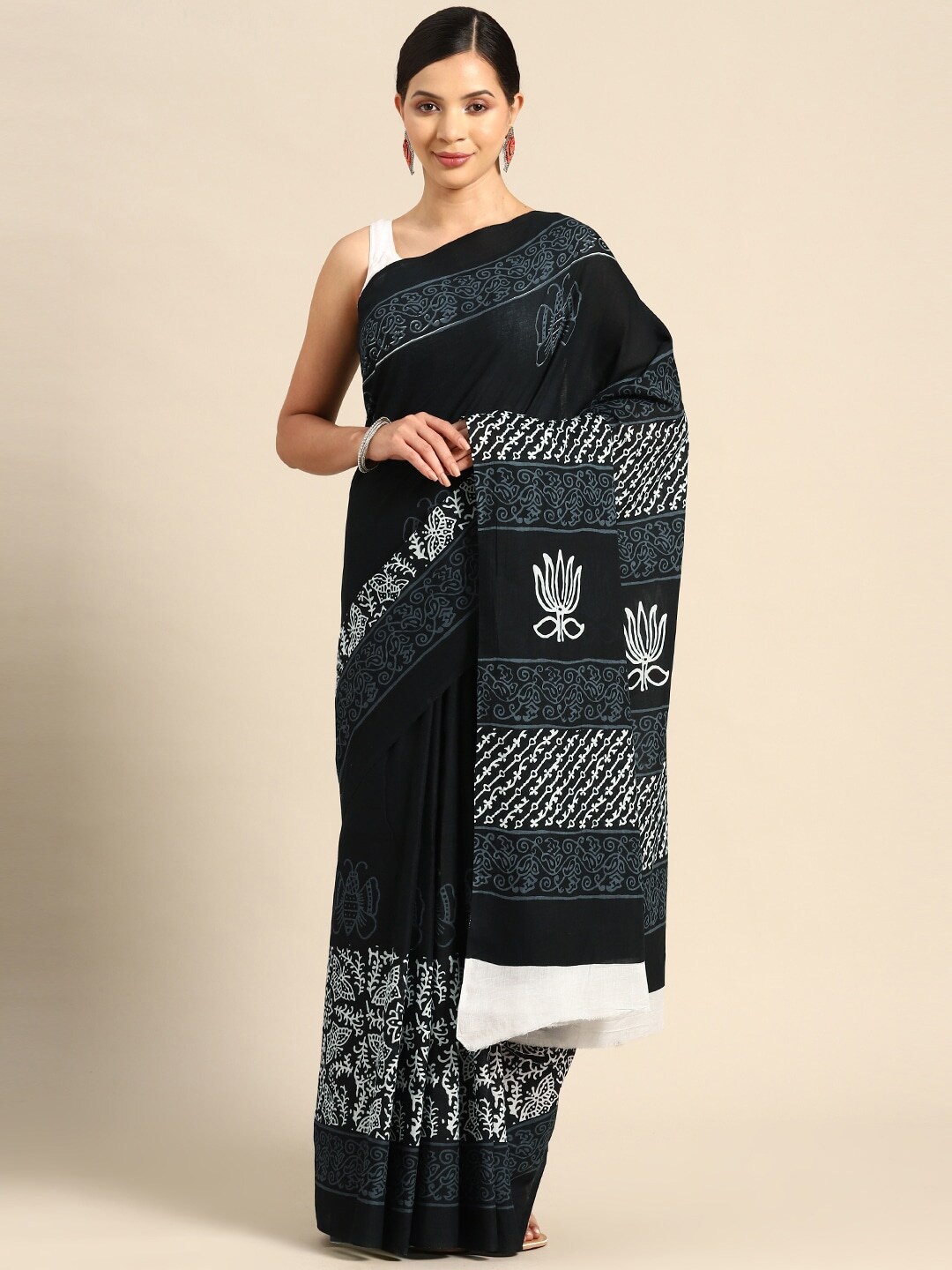 

JAIPURI BLOCK PRINT Floral Pure Cotton Block Print Saree, Black