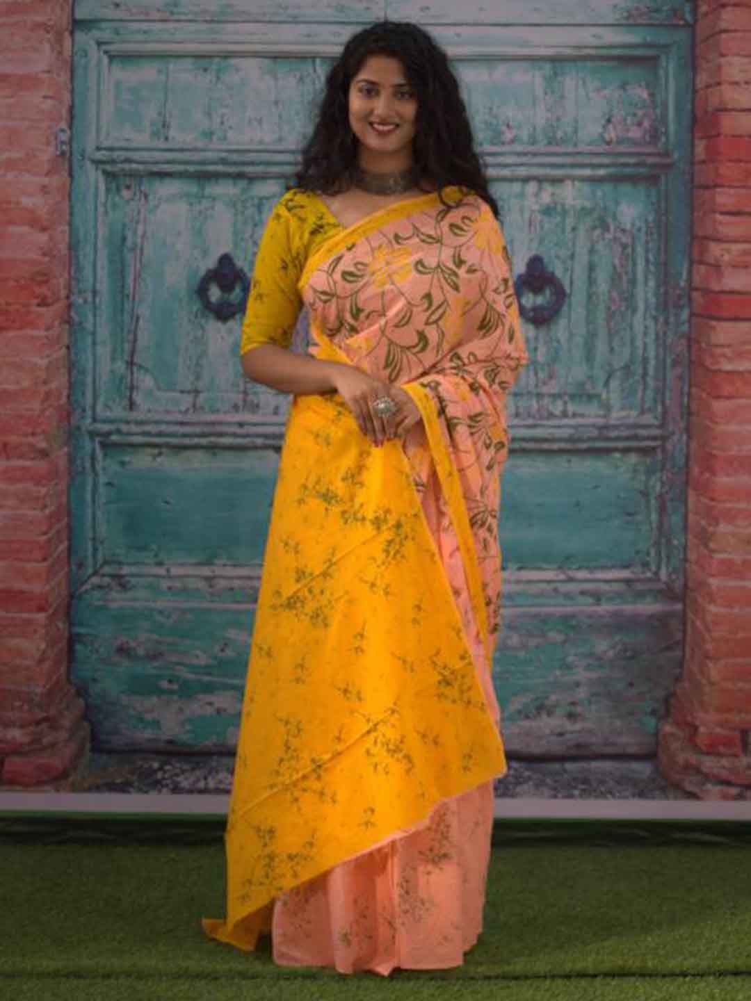 

JAIPURI BLOCK PRINT Floral Printed Pure Cotton Block Print Saree, Peach