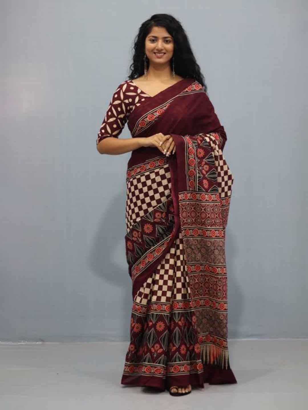 

JAIPURI BLOCK PRINT Ethnic Motifs Printed Pure Cotton Saree, Maroon