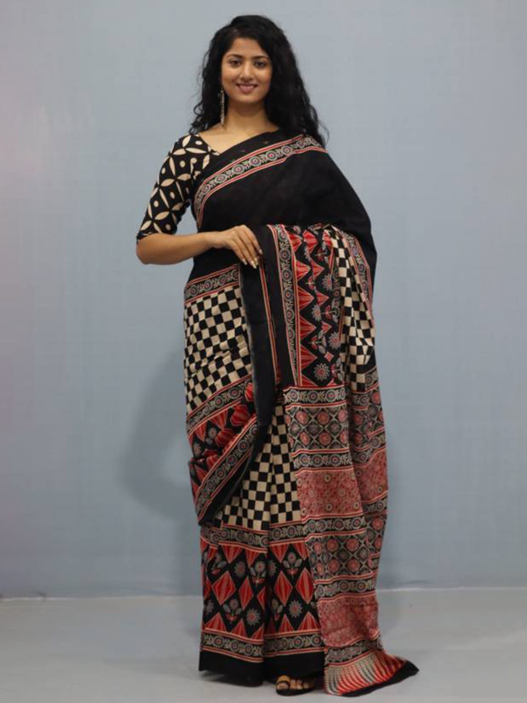 

JAIPURI BLOCK PRINT Ethnic Motifs Pure Cotton Block Print Saree, Black