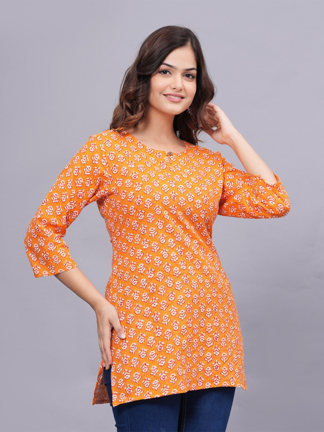 

ROOPWATI FASHION Floral Printed Keyhole Neck Pure Cotton Kurti, Orange