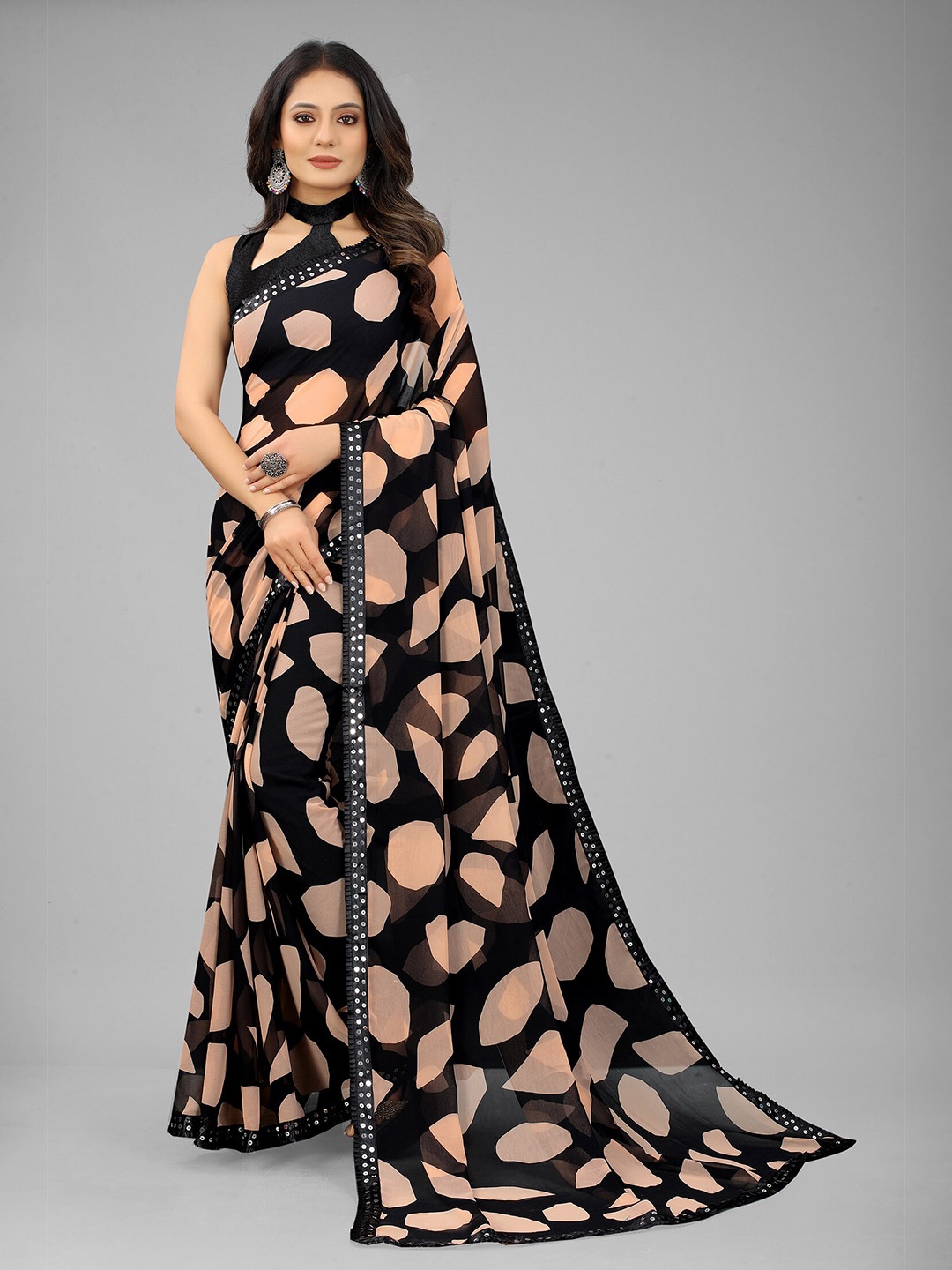 

Reeta Fashion Geometric Printed Pure Georgette Saree, Cream