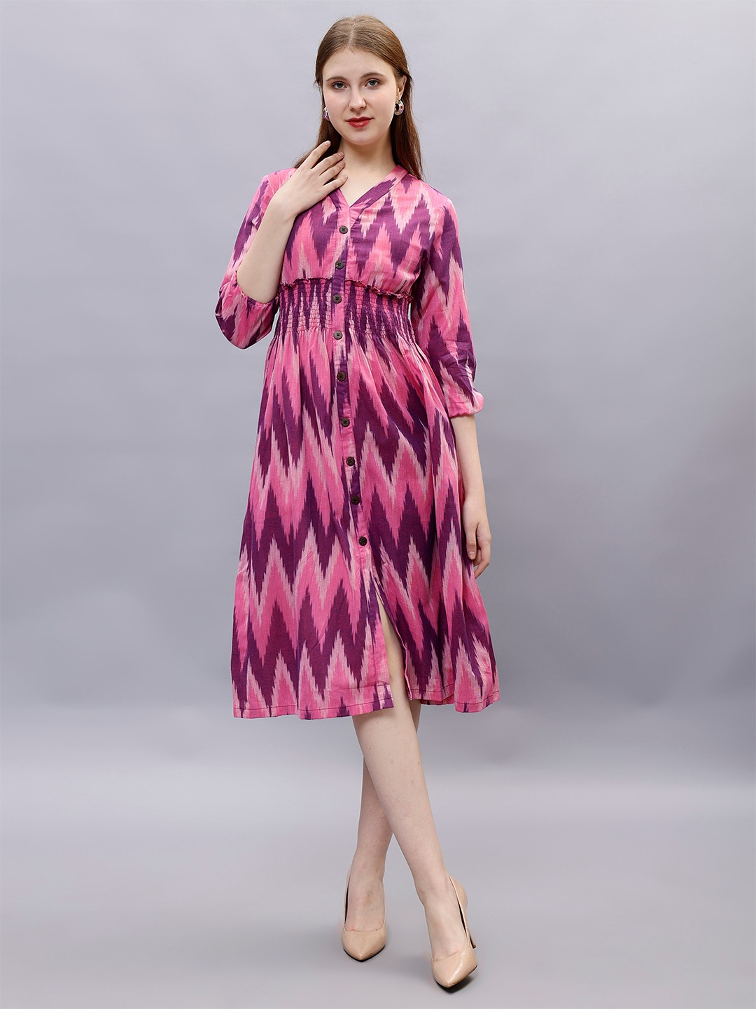 

ENTELLUS Geometric Printed V-Neck Smocked Cotton A-Line Midi Dress, Pink