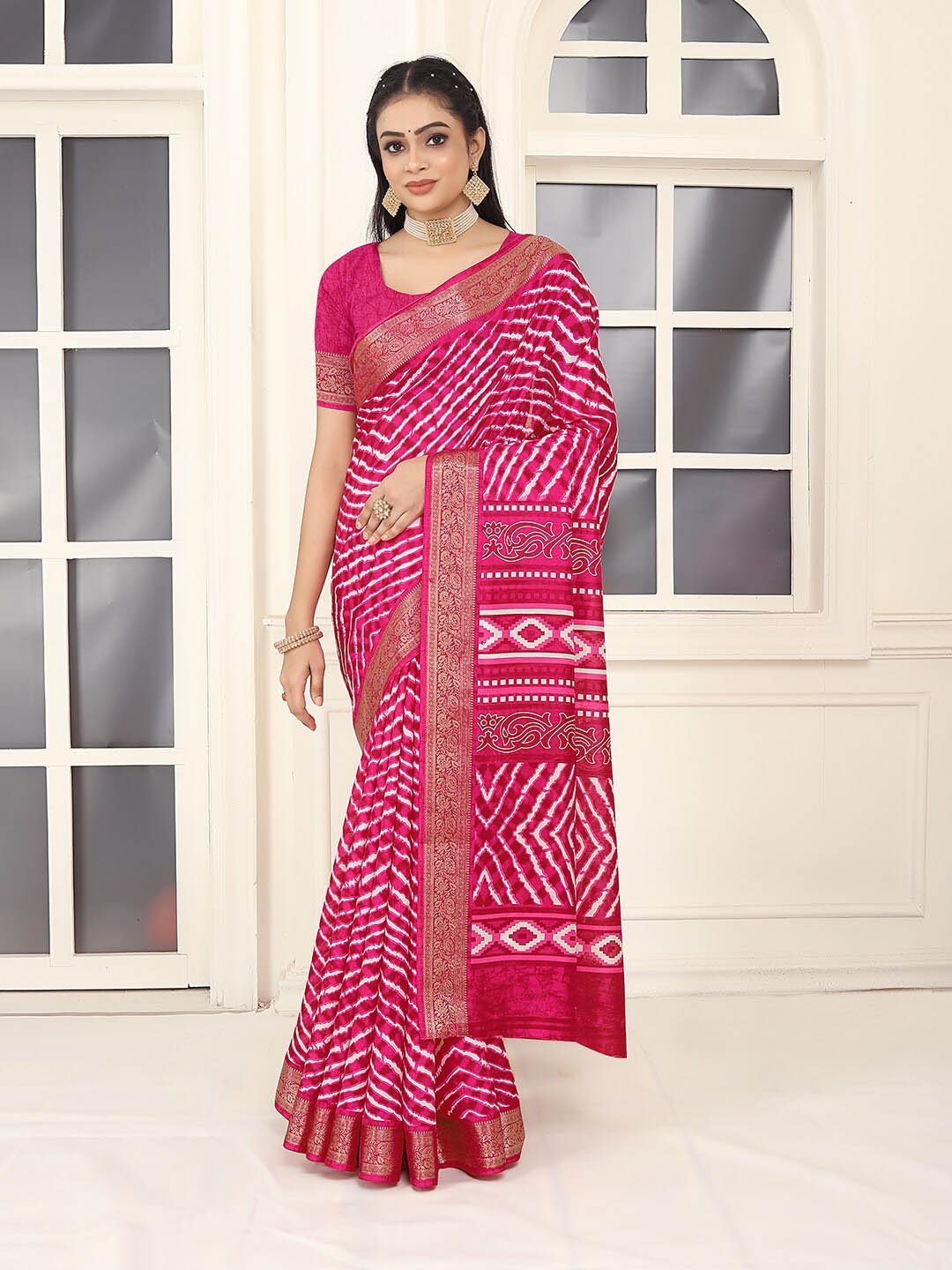 

Pionex Striped Zari Leheriya Saree, Pink