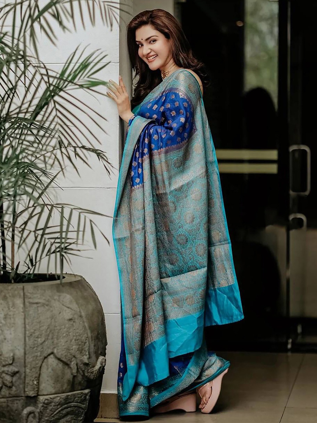 

Anjaneya Sarees Ethnic Woven Design Zari Silk Banarasi Saree, Blue