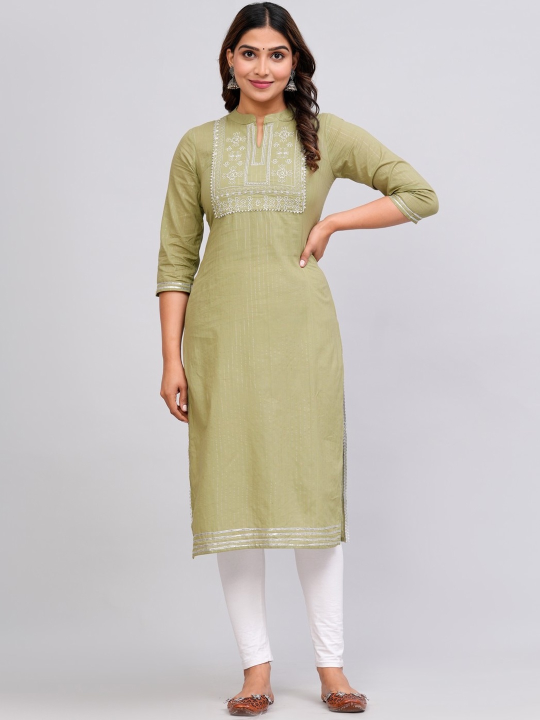 

SGRF Floral Embroidered Mandarin Collar Cotton Thread Work Kurta, Green