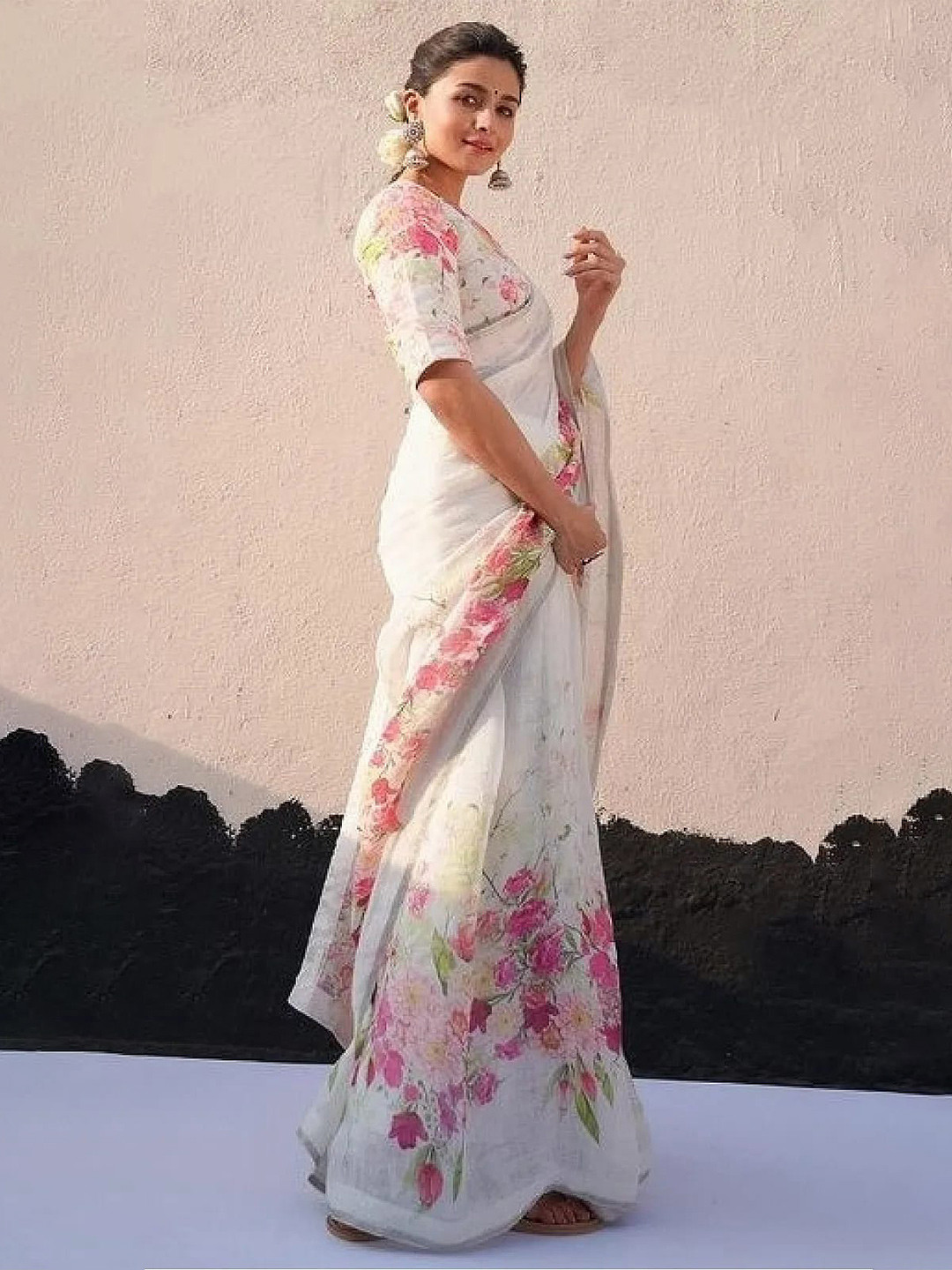 

Rujave Floral Printed Zari Pure Cotton Saree, White