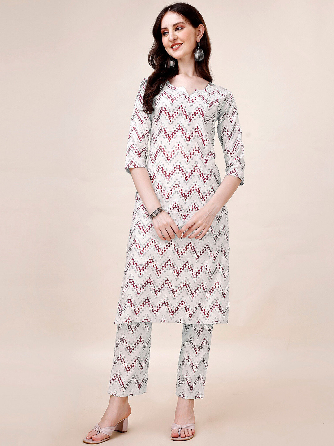 

WILNERCROWN Geometric Printed Straight Kurta with Trousers, Off white
