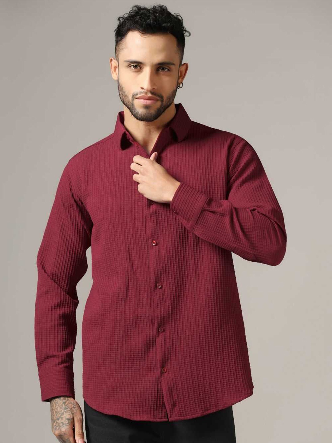 

GRECIILOOKS Classic Textured Self Design Long Sleeves Casual Shirt, Maroon