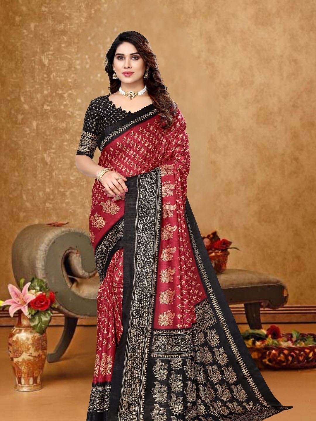 

MAGMINA Ethnic Motifs Printed Banarasi Saree, Maroon
