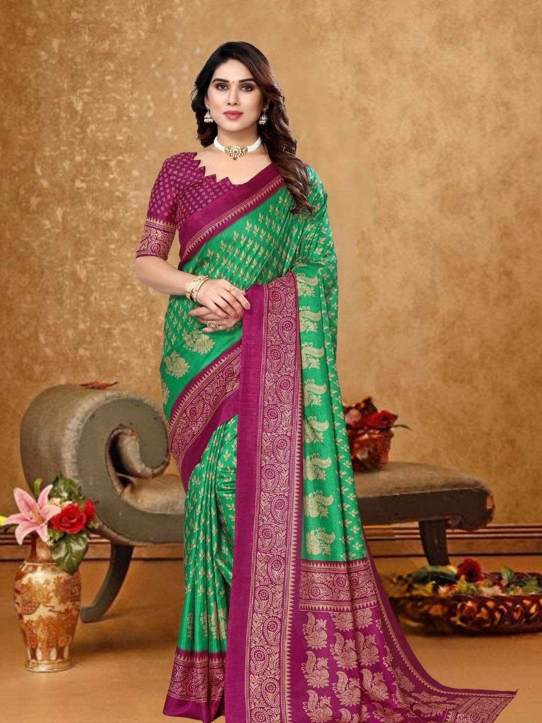 

MAGMINA Ethnic Motifs Woven Design Zari Banarasi Saree, Green