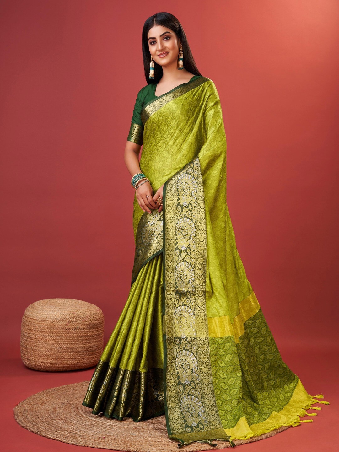 

Vilochan Ethnic Motifs Woven Design Zari Silk Cotton Banarasi Saree, Lime green