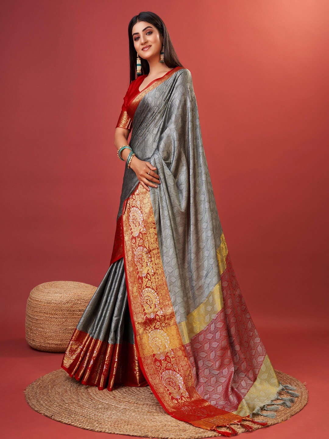 

Vilochan Ethnic Motifs Woven Design Zari Silk Cotton Banarasi Saree, Grey