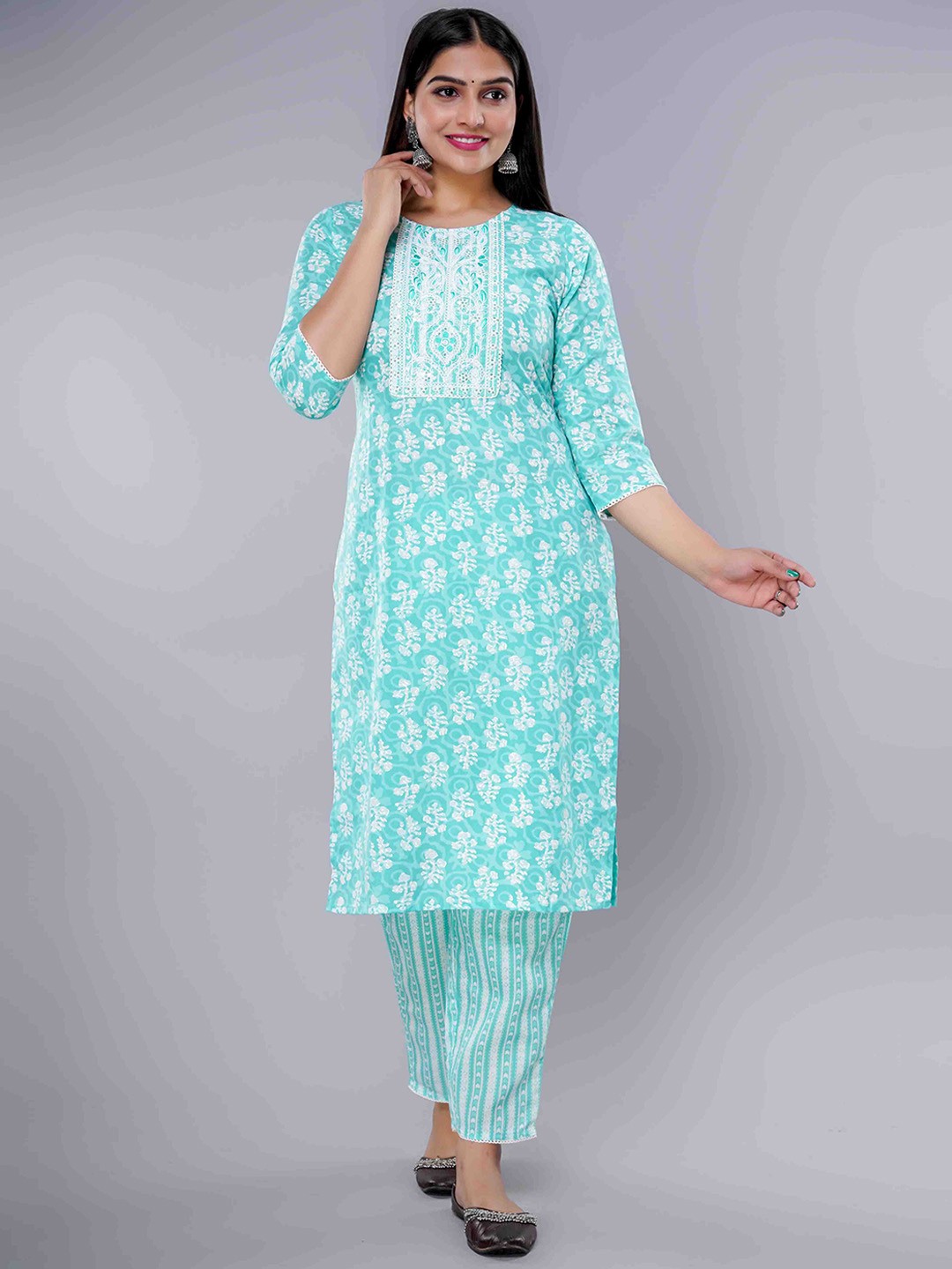 

IkDaiya Floral Printed Thread Work Pure Cotton Kurta With Trousers & Dupatta, Blue