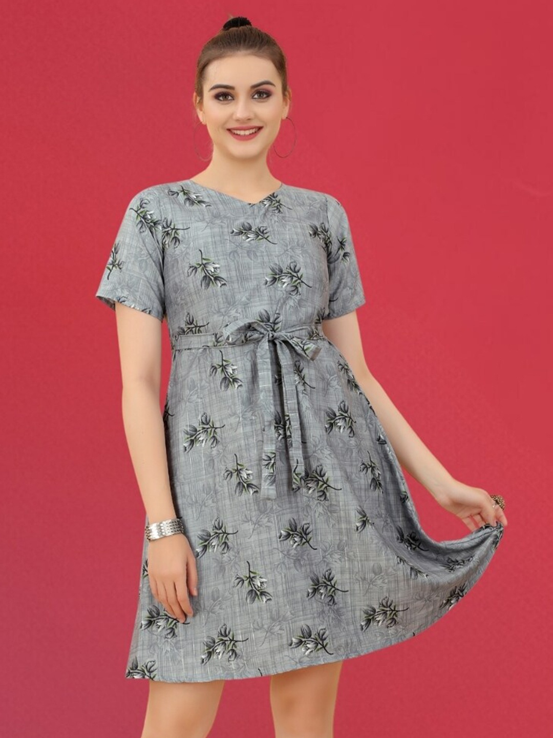 

MAGMINA Floral Printed V-Neck A-line Above Knee Length Belted Dress, Grey