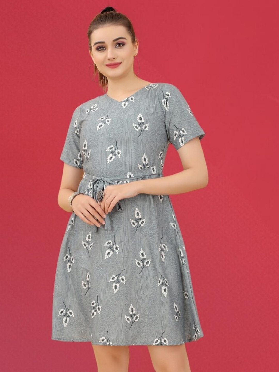 

MAGMINA Floral Printed V-Neck A-line Dress, Grey