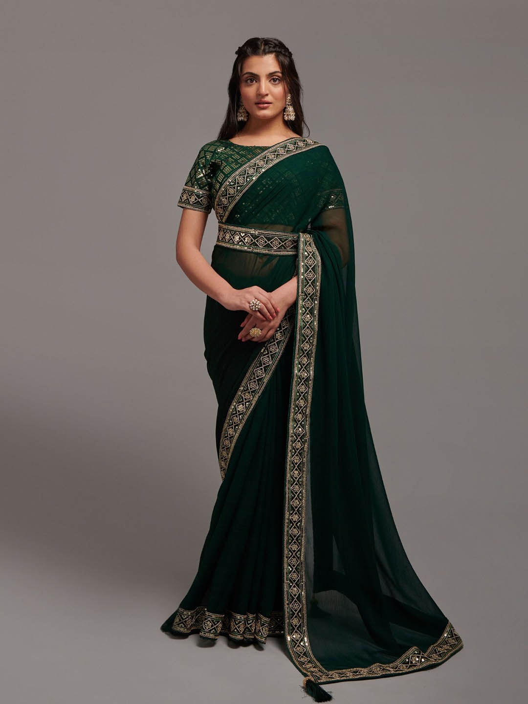 

Angroop Embroidered Silk Cotton Belted Saree, Green