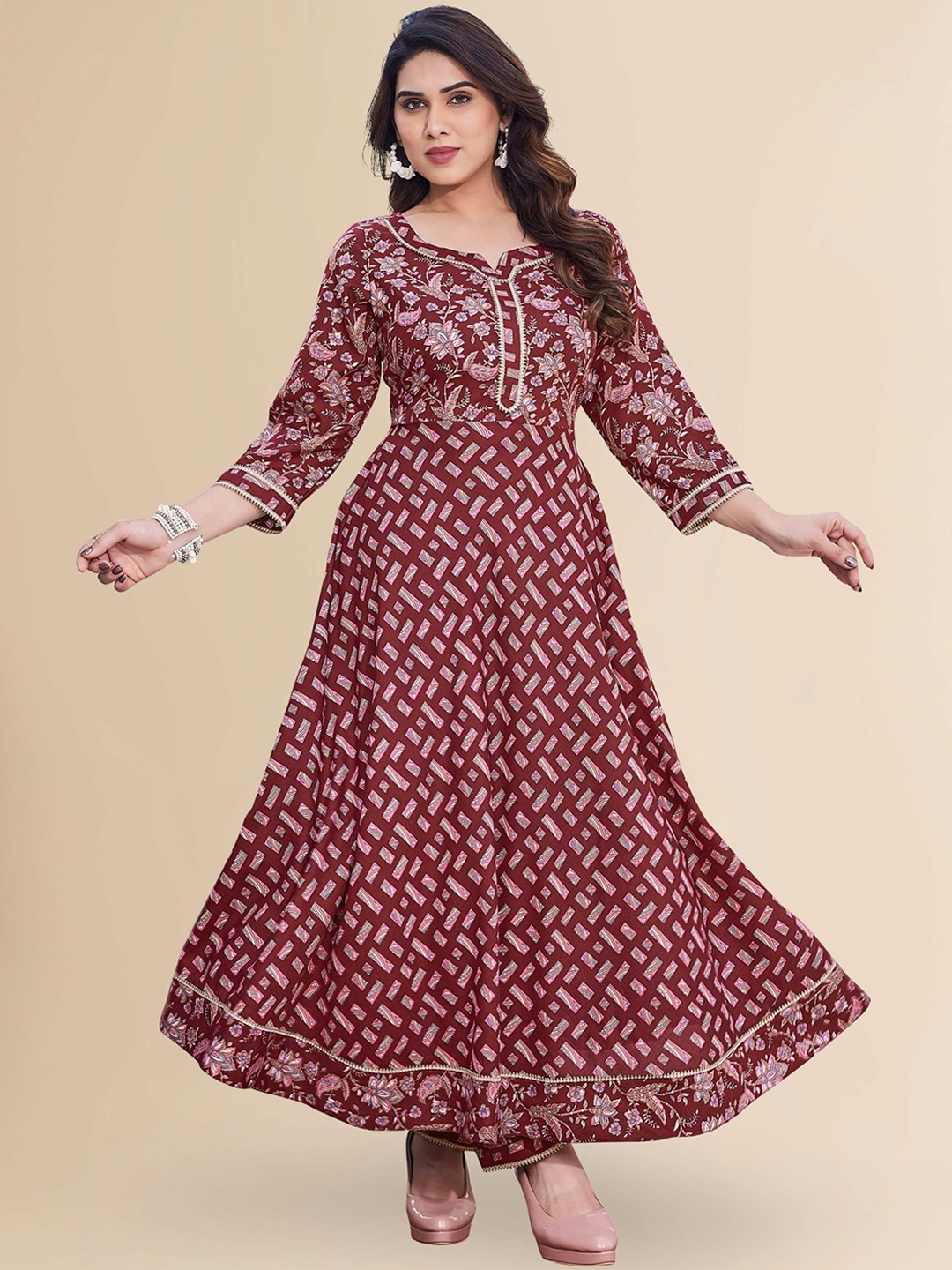 

TITANIUM SILK INDUSTRIES PVT. LTD. Floral Printed Empire Kurta With Trousers, Maroon