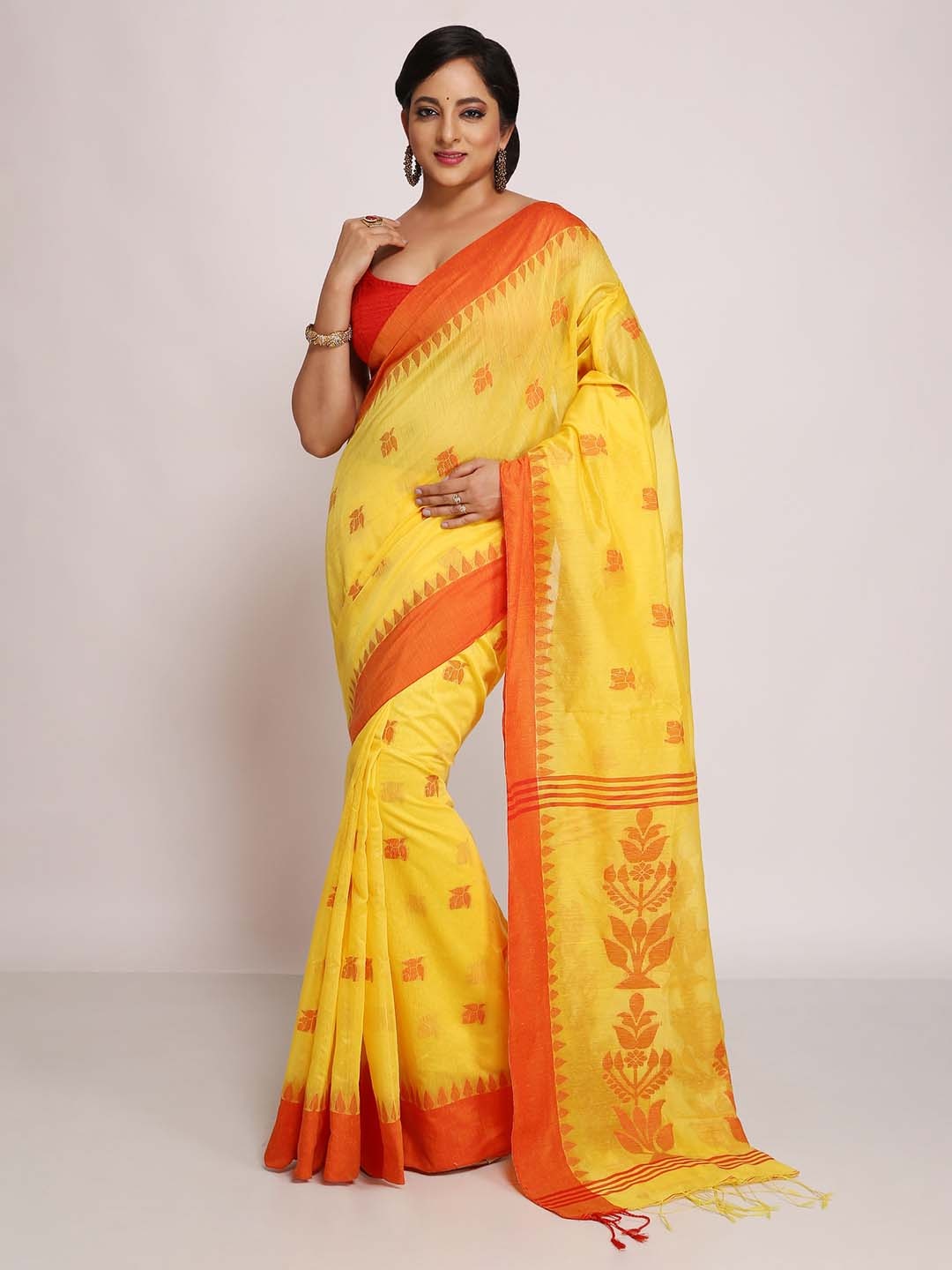 

WoodenTant Floral Woven Design Silk Cotton Saree, Yellow