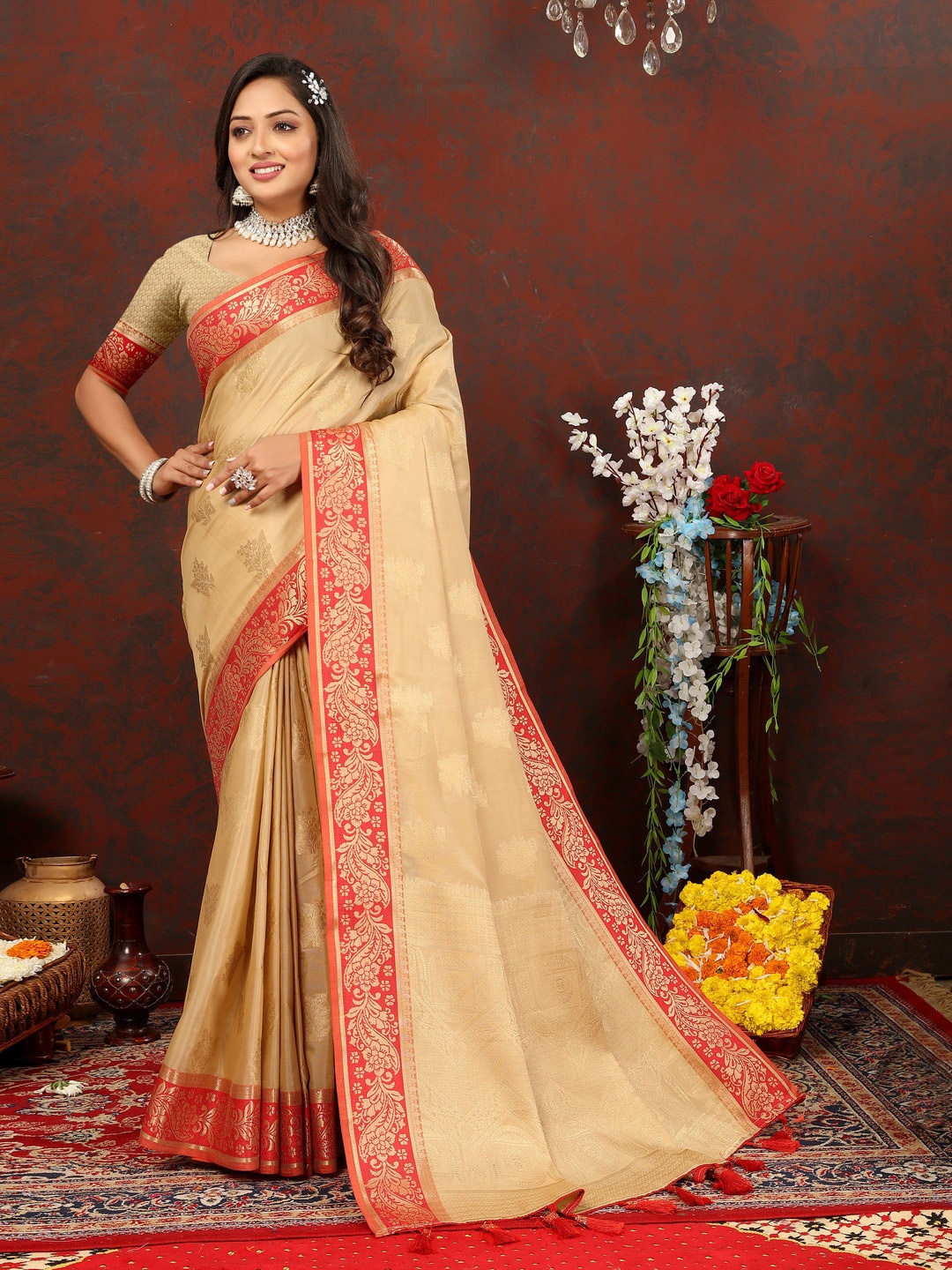 

KAPADIYA FAB Ethnic Motifs Woven Design Zari Organza Kanjeevaram Saree, Cream