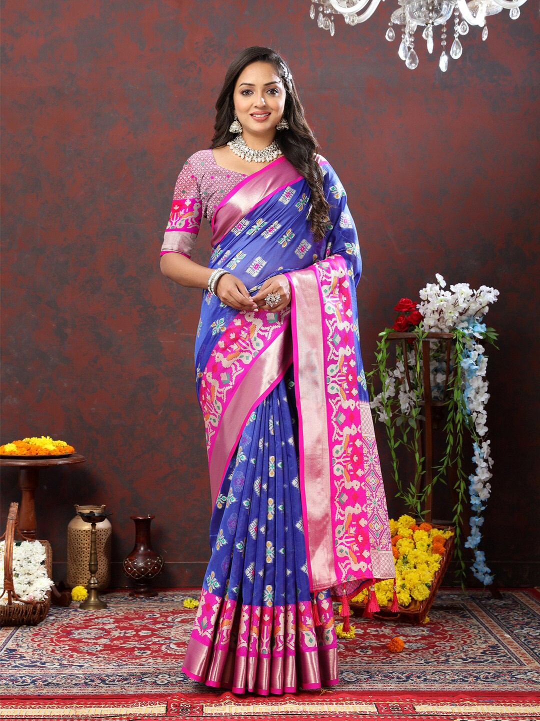 

KAPADIYA FAB Ethnic Motifs Zari Pure Silk Patola Saree, Navy blue