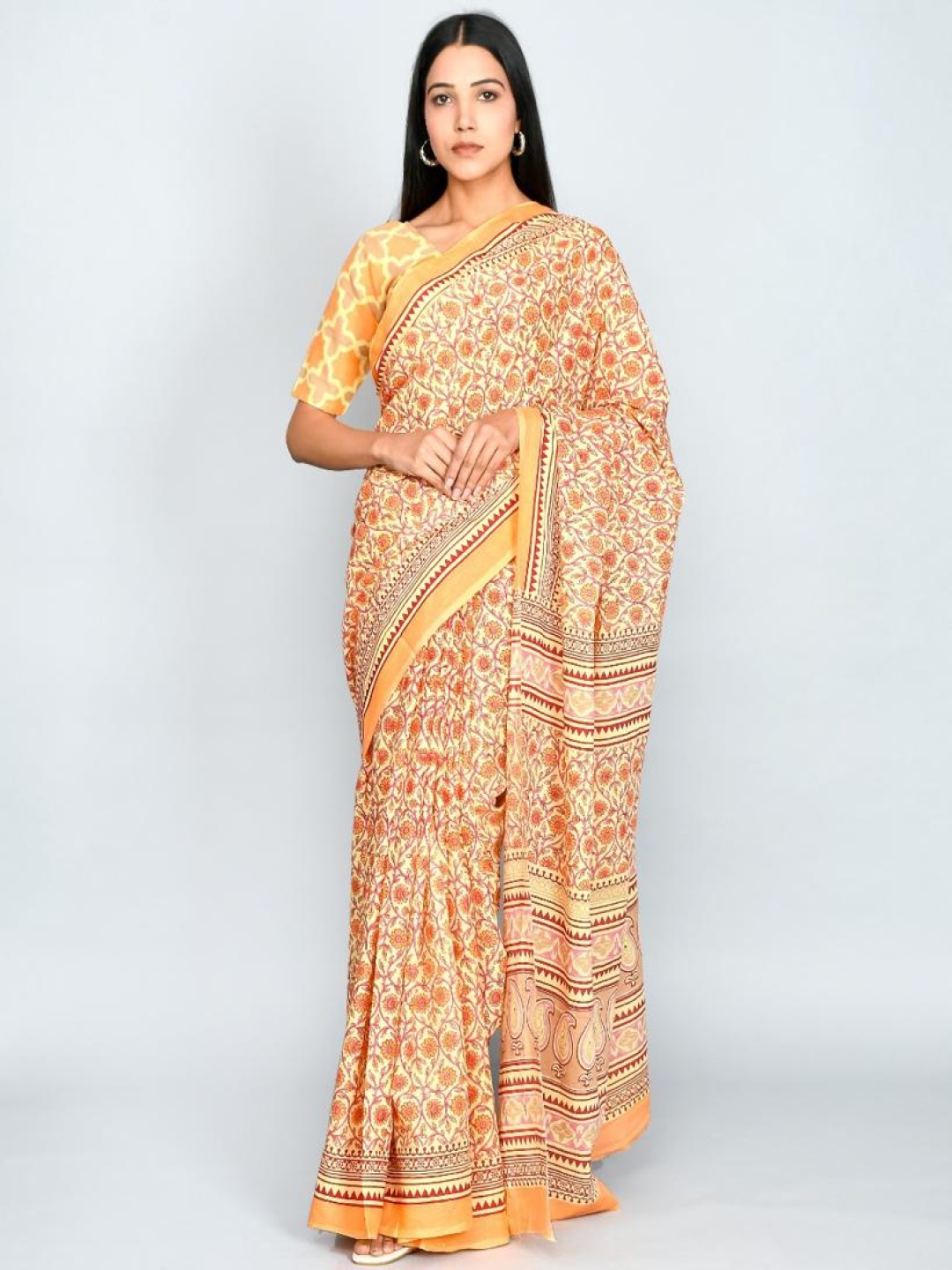 

TROPWEAR Floral Printed Pure Cotton Saree, Cream