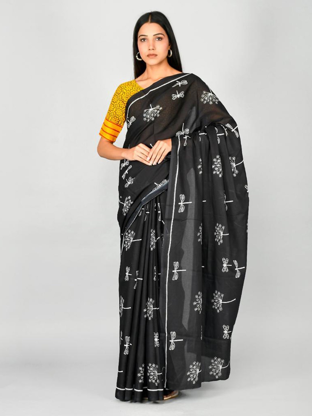 

TROPWEAR Floral Mulmul Cotton Hand Block Print Saree, Black