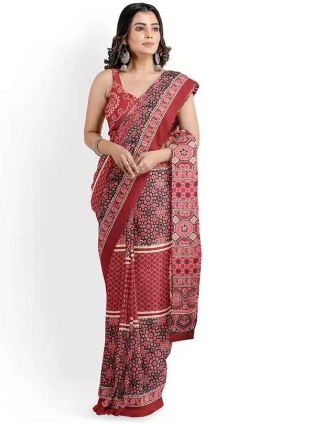 

TROPWEAR Ethnic Motifs Cotton Linen Block Print Saree, Maroon