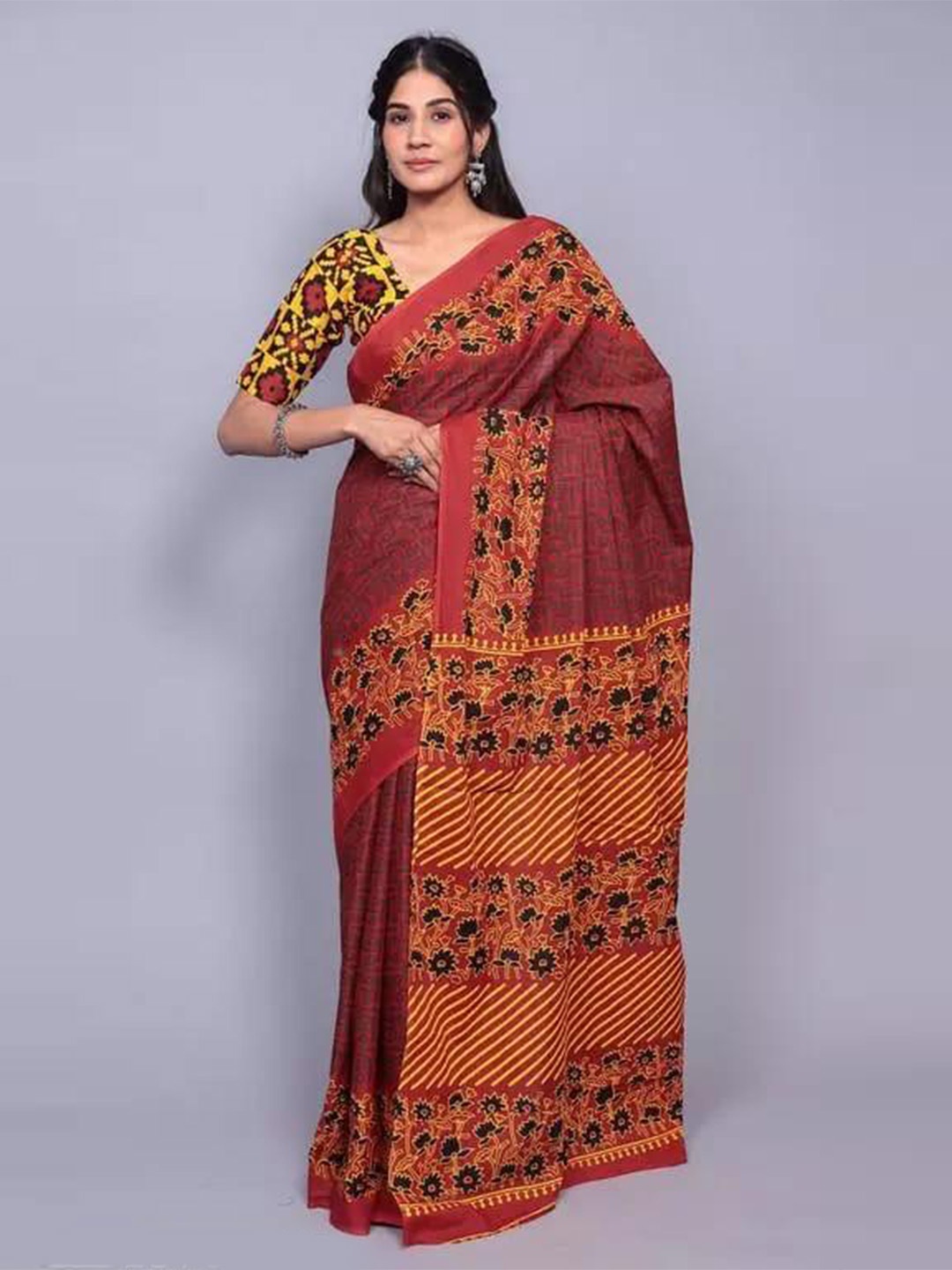 

TROPWEAR Ethnic Motifs Printed Cotton Mulmul Block Print Saree, Maroon