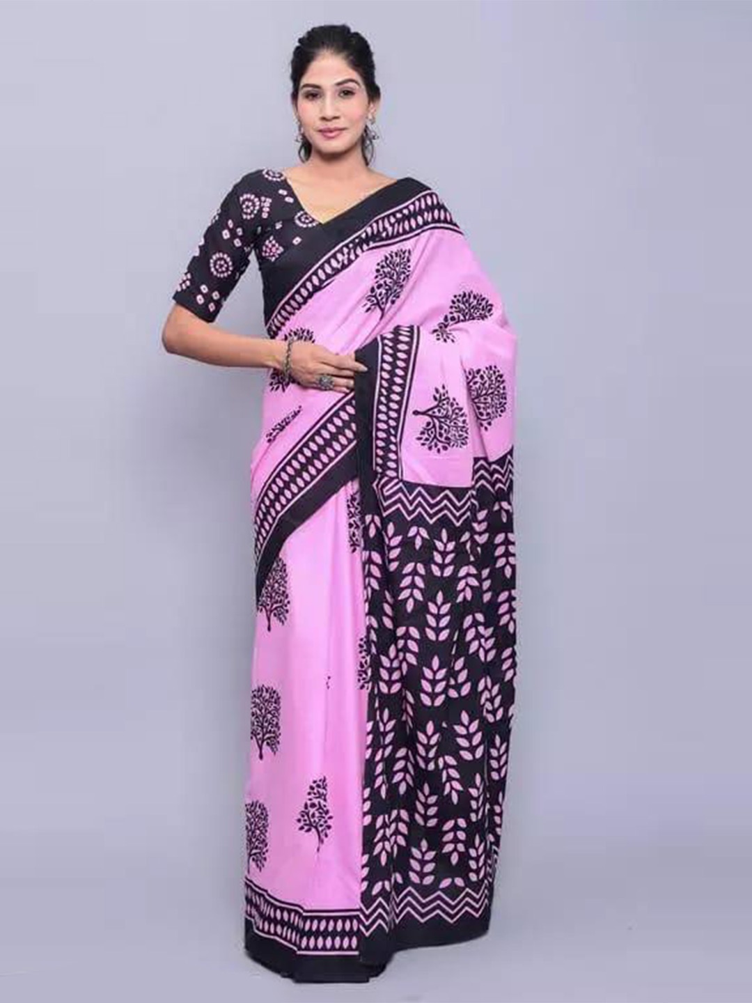 

TROPWEAR Ethnic Motifs Printed Pure Cotton Block Print Saree, Pink