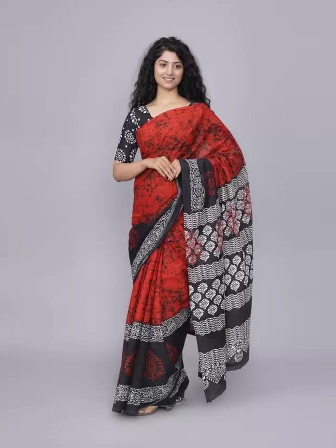 

TROPWEAR Cotton Linen Block Print Saree, Red