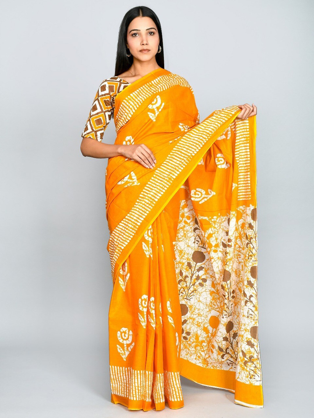 

TROPWEAR Batik Mulmul Cotton Block Print Saree, Yellow