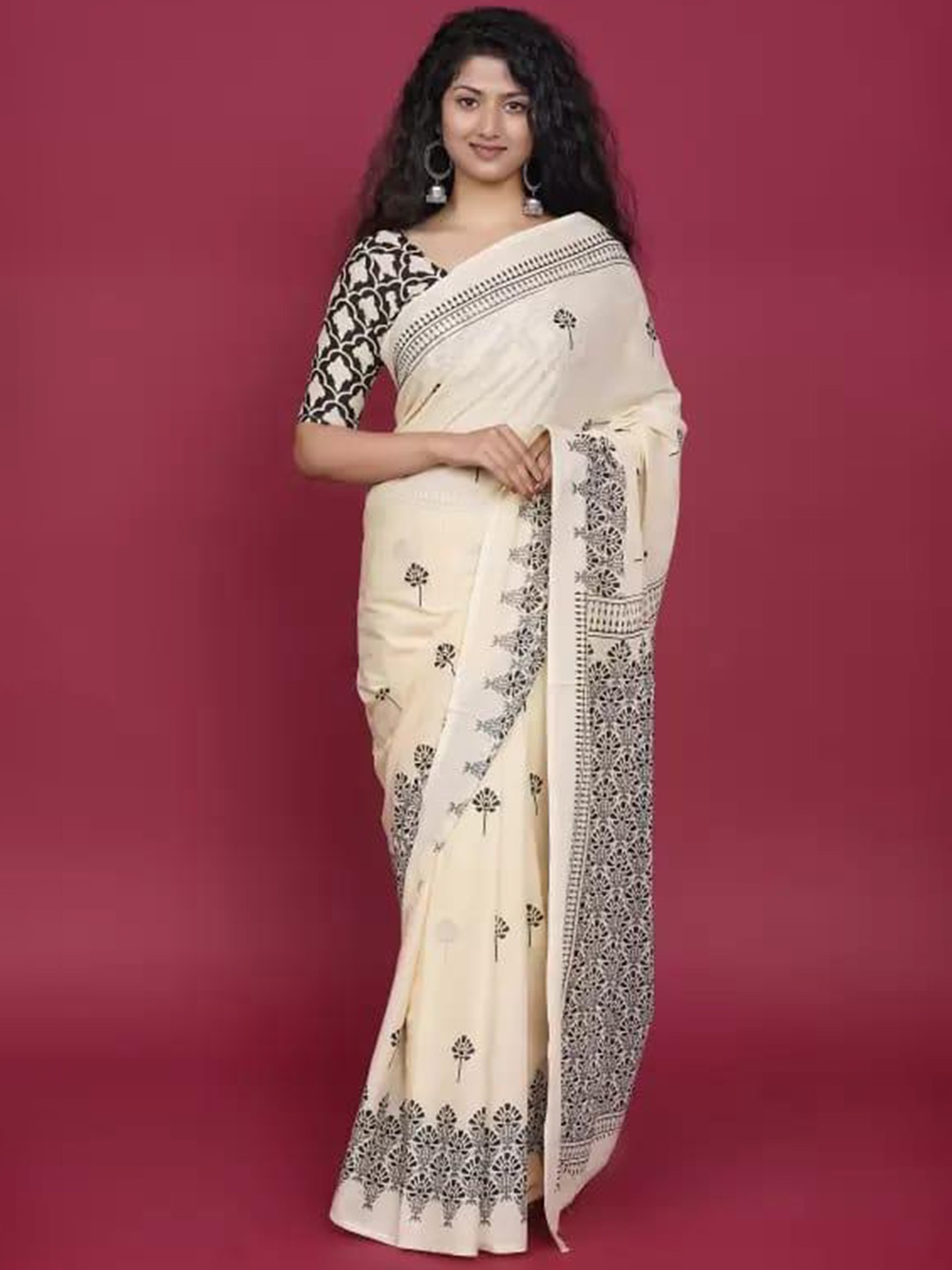 

TROPWEAR Ethnic Motifs Printed Cotton Mulmul Block Print Saree, Cream