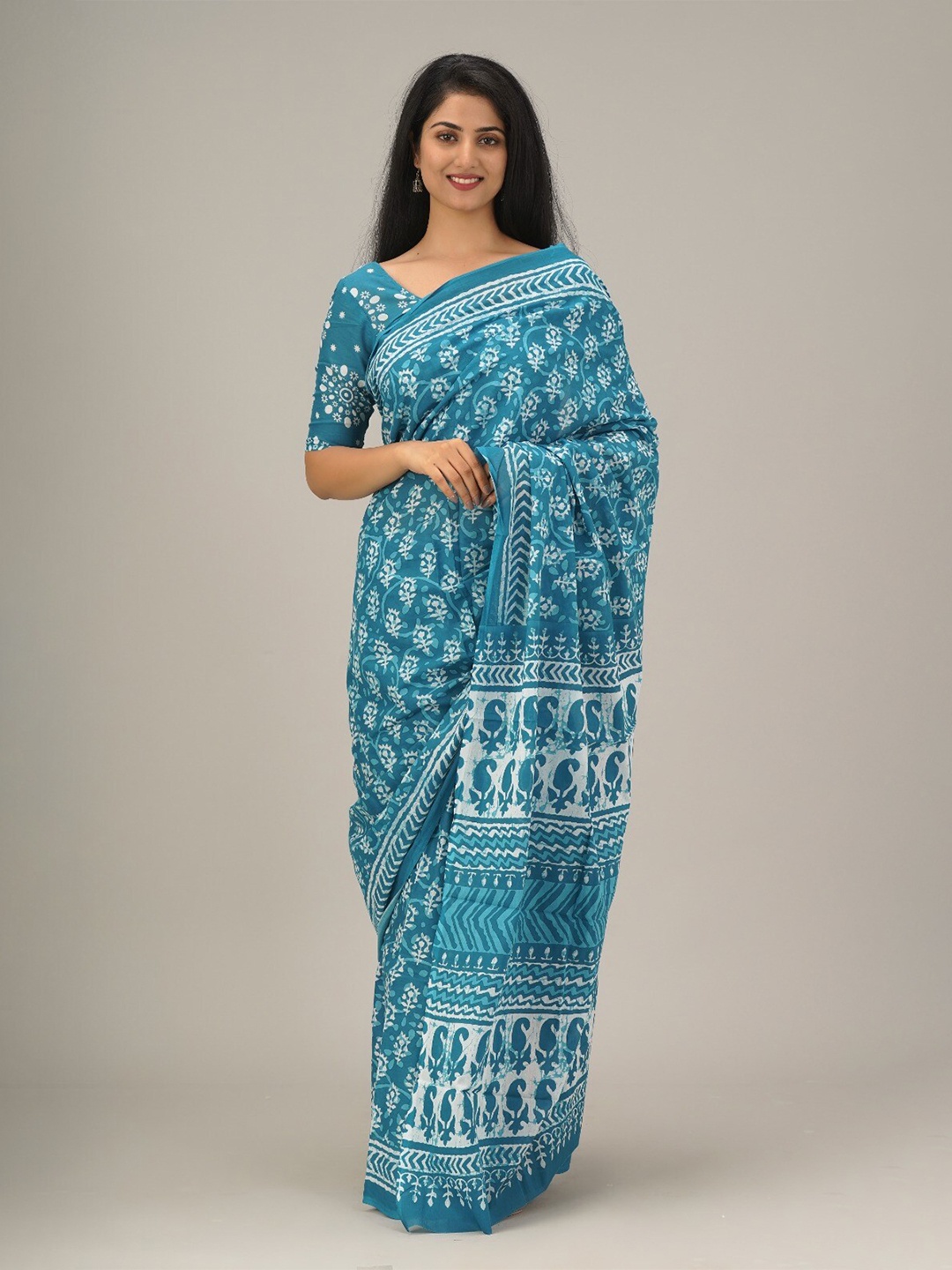 

GK FASHION Floral Pure Cotton Block Printed Saree, Blue